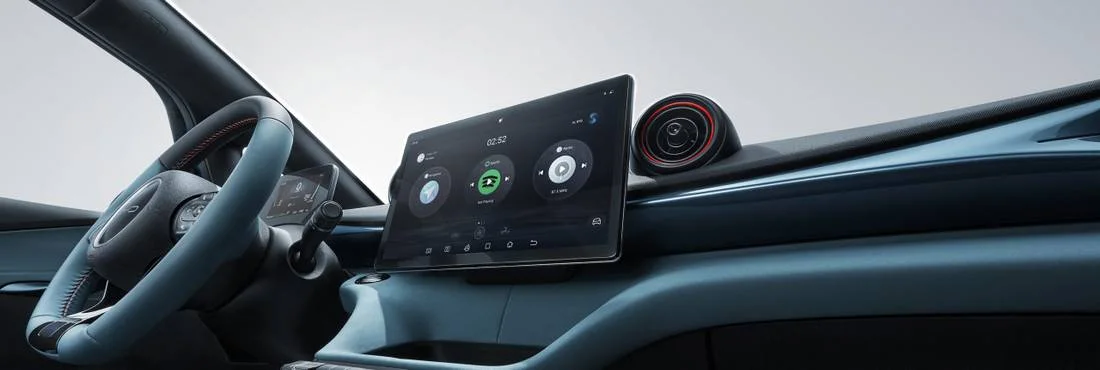 Painel do BYD Dolphin Plus com central multimídia de 12,8 polegadas